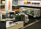 Mazak Integrex j200 (vlevo) a VTC 800/30SR (vpravo)